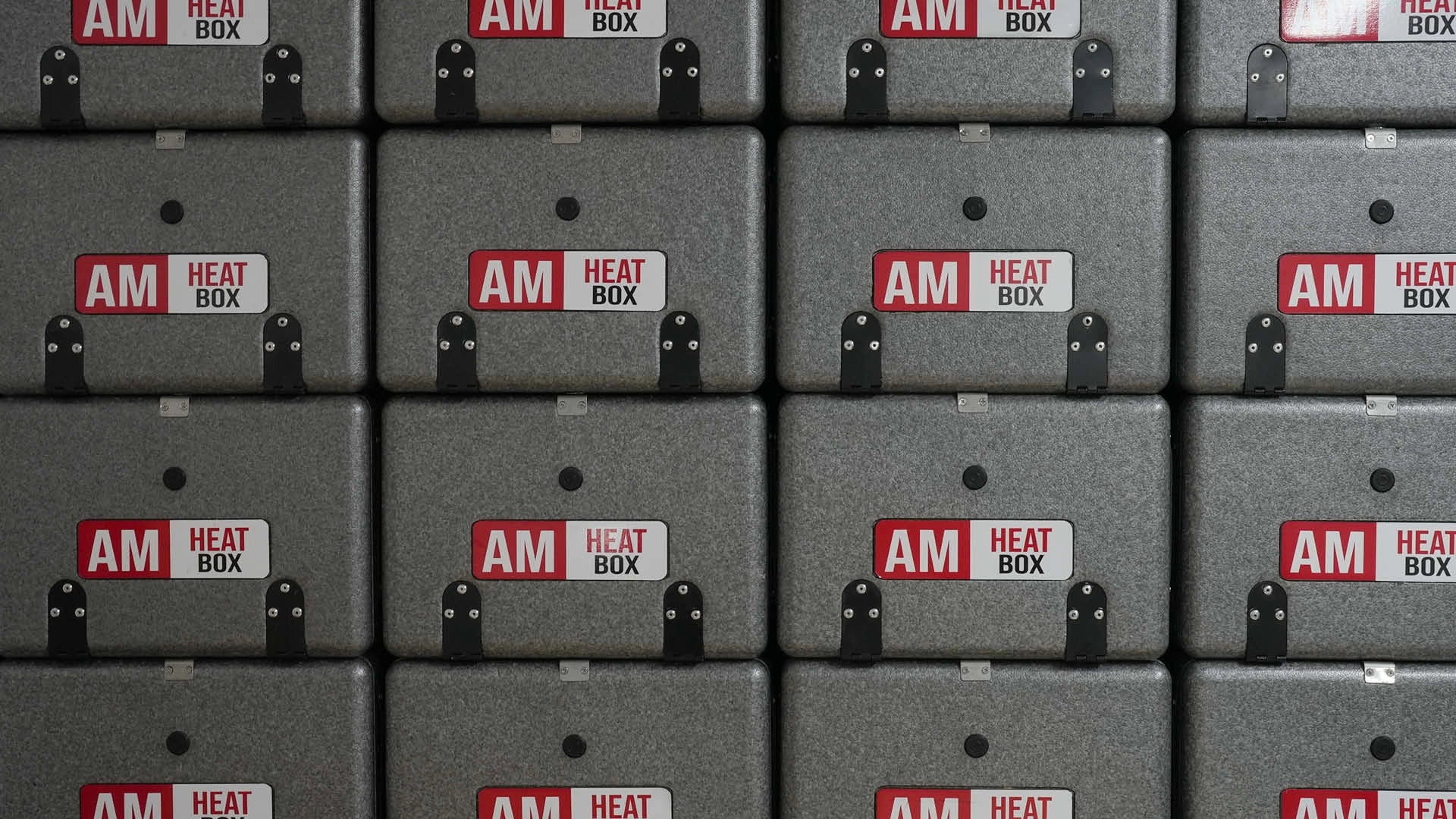 Graue Heatbox Classic – stapelbare und elektrisch beheizbare Isolierbox für Essenslieferungen